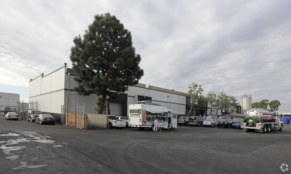 Primary Photo Of 3144 W Adams St, Santa Ana Warehouse For Lease