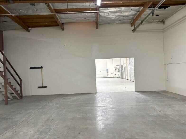 More Photos Of 2170 Oakland Rd, San Jose Light Manufacturing For Lease