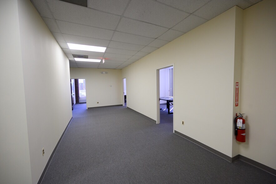 More Photos Of 1099 Wall St W, Lyndhurst Office For Lease