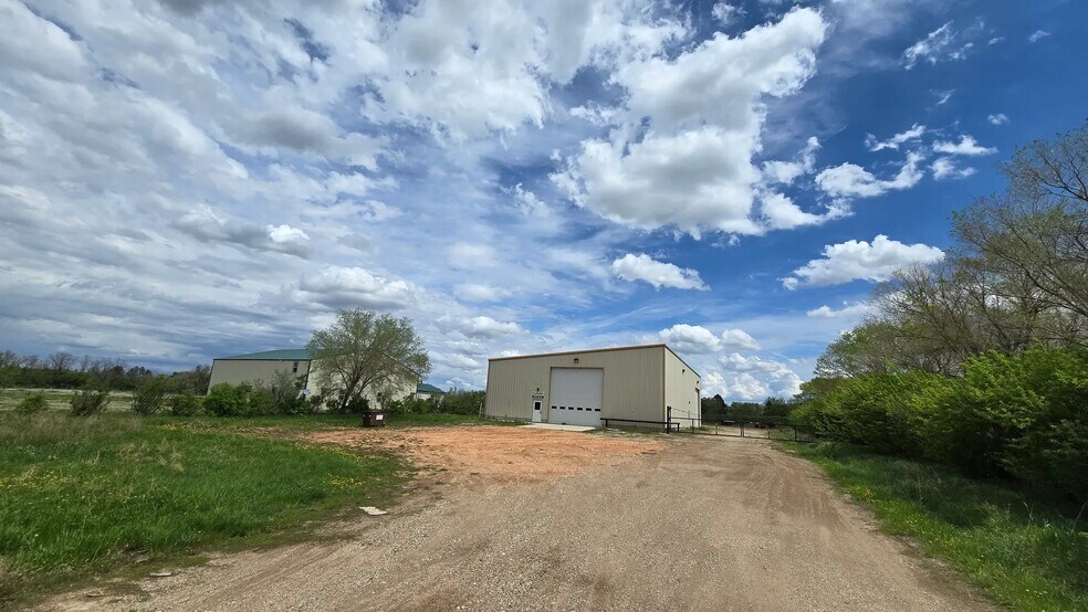 More Photos Of 5678 134th Ave NW, Williston Office For Sale