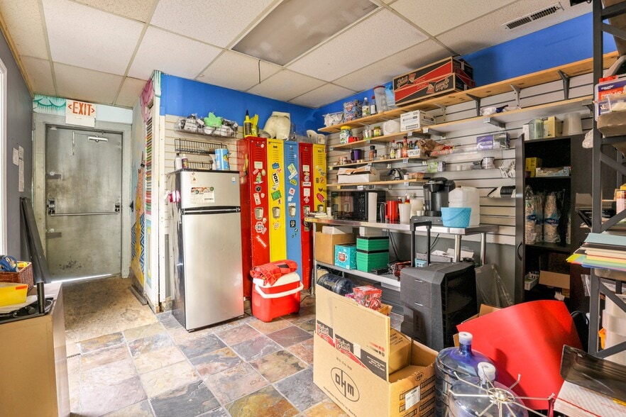 More Photos Of 1186 N High St, Columbus Storefront Retail Office For Sale