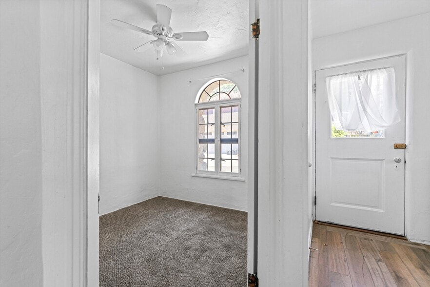 More Photos Of 17539 Elizabeth Lake Rd, Lake Hughes Hotel For Sale