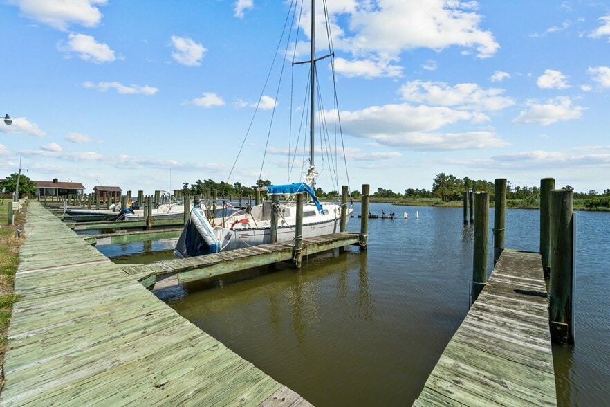 More Photos Of 219 Hill St, Engelhard Marina For Sale
