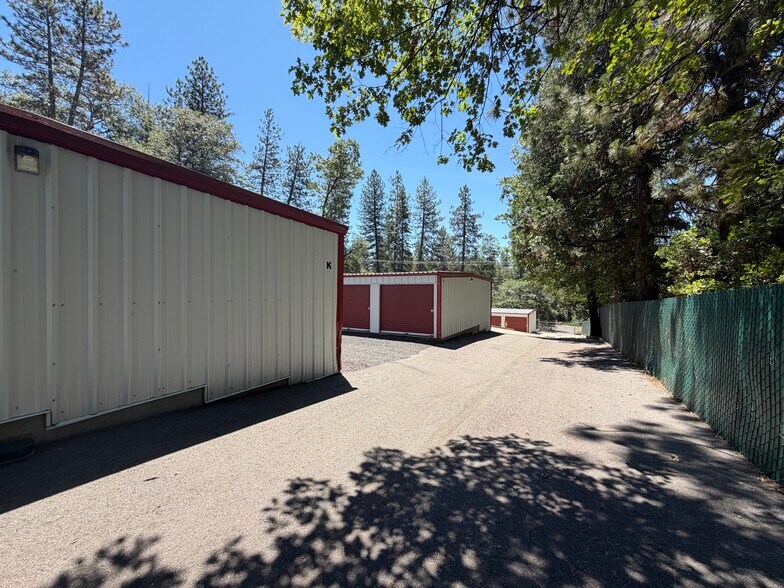 More Photos Of 14426 Skyway, Magalia Self Storage For Sale