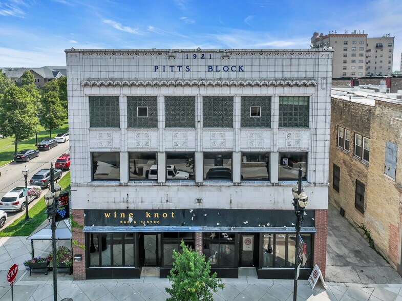 More Photos Of 5611 6th Ave, Kenosha Restaurant For Sale