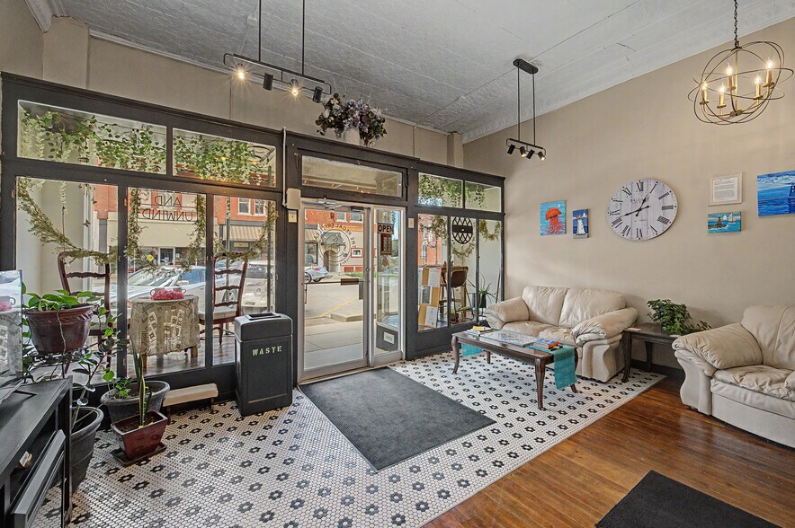 More Photos Of 806 12th St, Belle Plaine Storefront Retail Residential For Sale