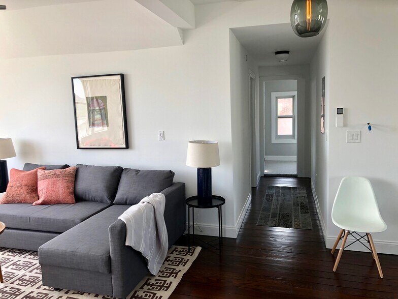 More Photos Of 2 Courtney Ave, Newburgh Apartments For Sale