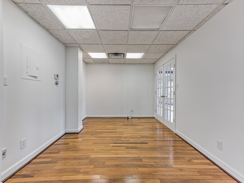 More Photos Of 70 Wall St, Asheville Office For Lease