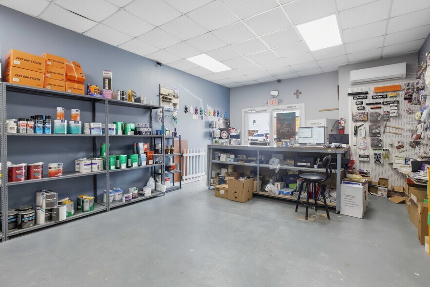 More Photos Of 1081 E 47th St, Hialeah Service Station For Sale