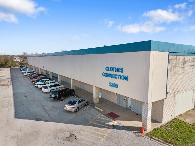 More Photos Of 5305 Midway Rd, Haltom City Distribution For Sale