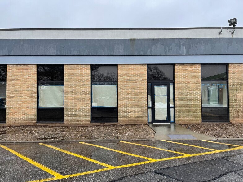 More Photos Of 450 Stewart Ave, Garden City Specialty For Sale