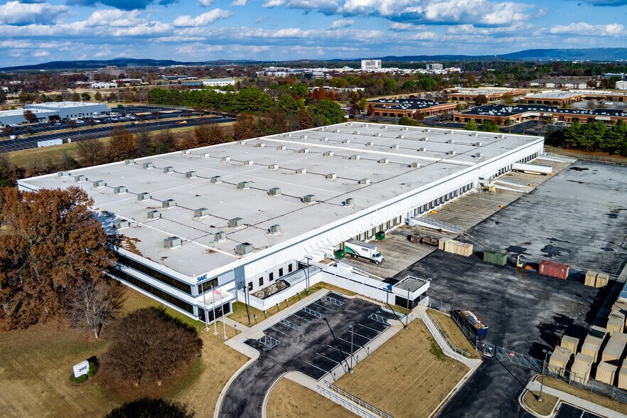 More Photos Of 300 Diamond Dr NW, Huntsville Warehouse For Lease
