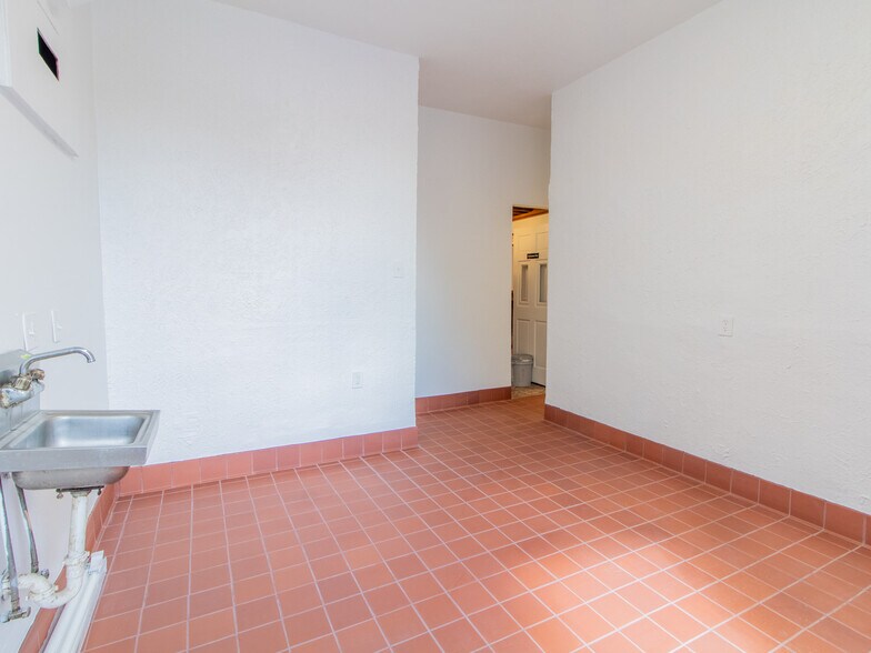 More Photos Of 6836 Gravois Ave, Saint Louis Multifamily For Lease