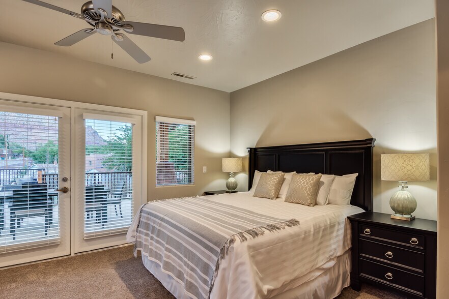 More Photos Of 1101 Zion Park Blvd, Springdale Specialty For Sale