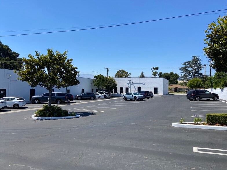 More Photos Of 400-424 S Grand Ave, Covina Office For Lease