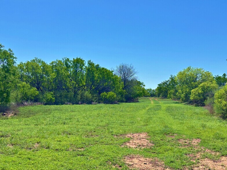 More Photos Of 3265 TX-97, Jourdanton Land For Sale