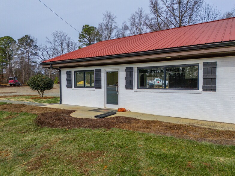 More Photos Of 7688 US 64 Hwy, Pittsboro Office For Sale