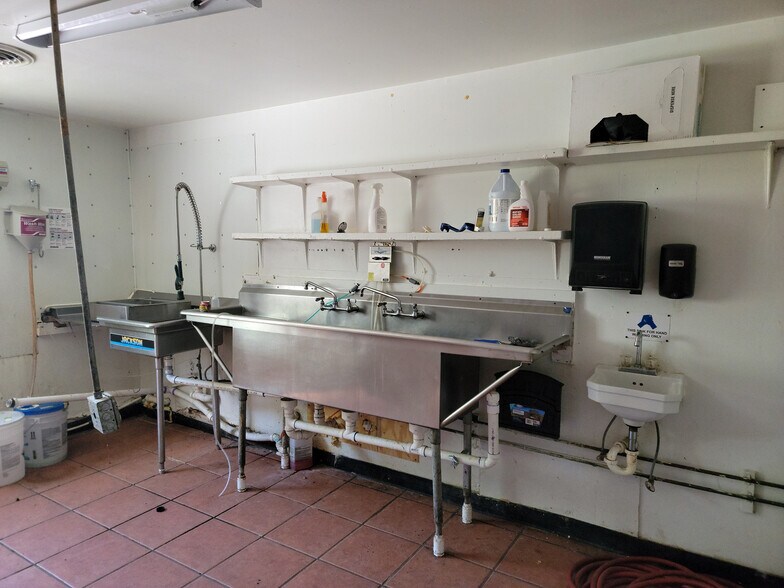 More Photos Of 693 Slaty Fork Rd, Slatyfork Restaurant For Lease