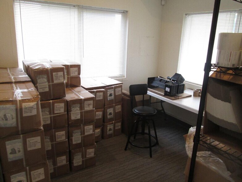 More Photos Of 2693 Delta Ring Rd, Ferndale Warehouse For Lease