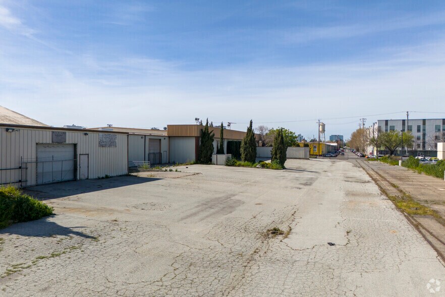More Photos Of 190 Keyes St, San Jose Warehouse For Sale