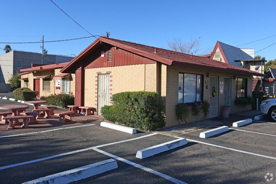 More Photos Of 709 E Claremont St, Phoenix General Retail For Sale