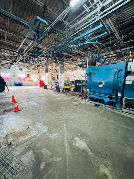 More Photos Of 426 W 4th St, London Warehouse For Sale