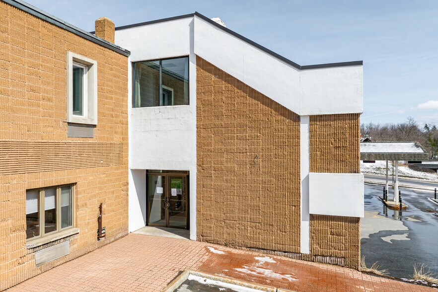 More Photos Of 14 Sweden St, Caribou Bank For Sale