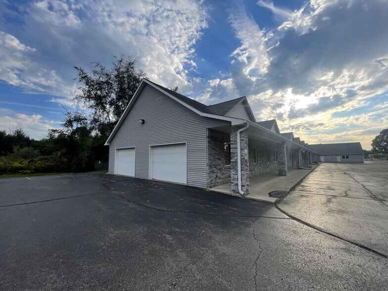 More Photos Of 11382-11394 N Linden Rd, Clio Storefront For Lease