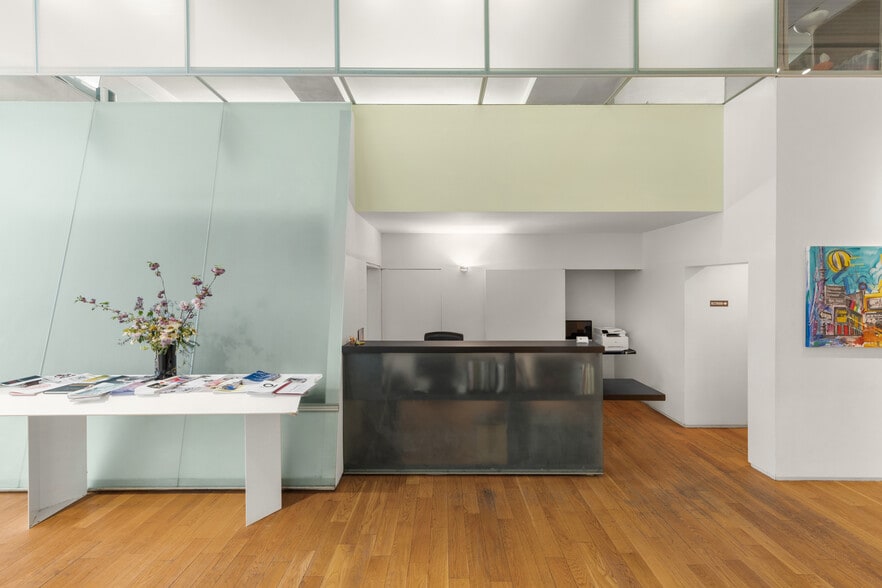 More Photos Of 43 W 13th St, New York Apartments For Sale