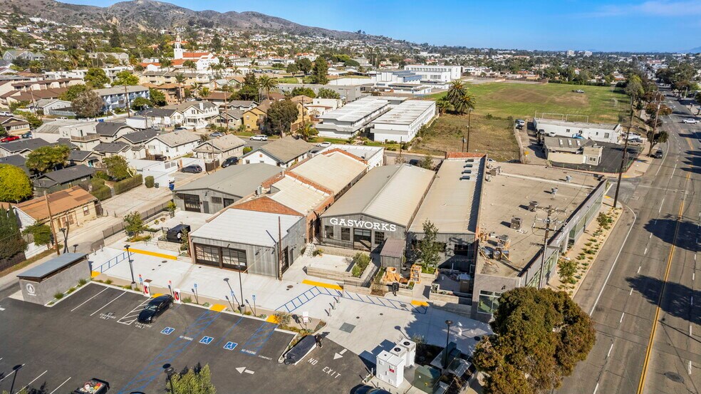 More Photos Of 1133-1199 E Thompson Blvd, Ventura Storefront For Lease