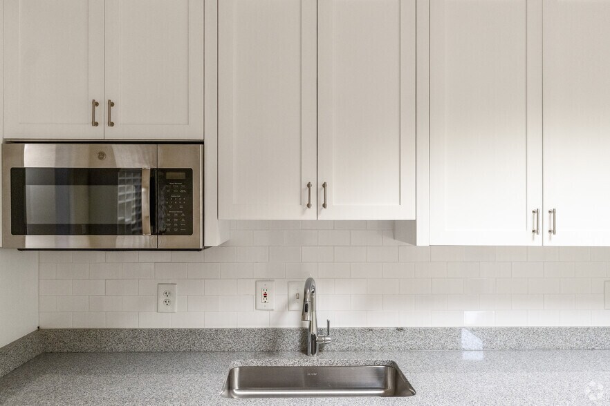 More Photos Of 1520 E Franklin St, Chapel Hill Medical For Sale