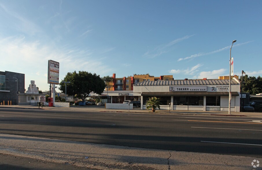 More Photos Of 7300 W Sunset Blvd, Los Angeles Storefront For Sale
