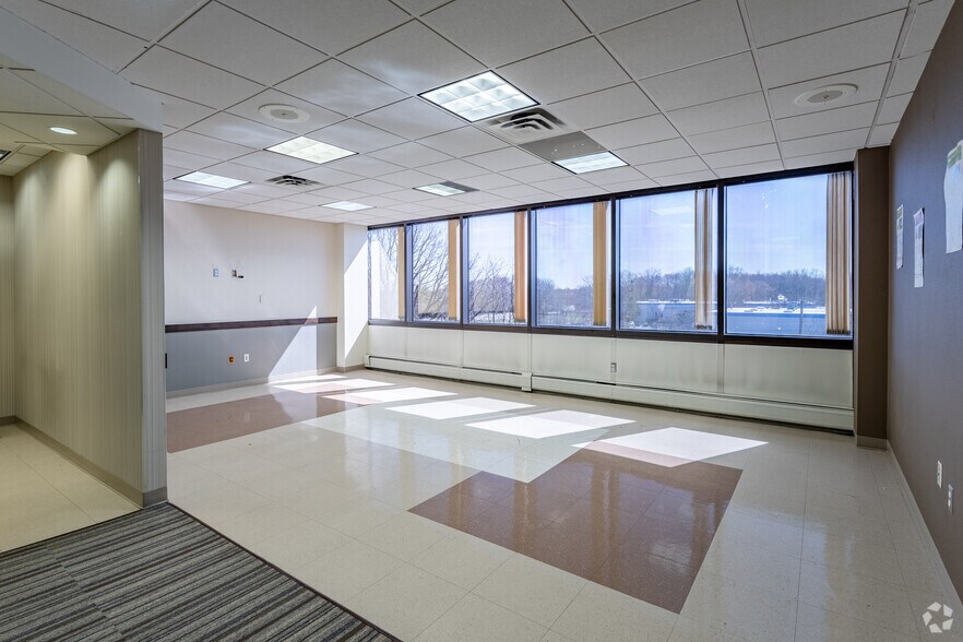 More Photos Of 600 Parsippany Rd, Parsippany Office For Sale