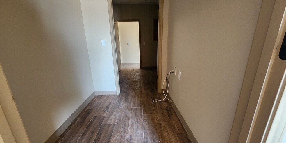 More Photos Of 6712 FM 715, Midland Warehouse For Lease