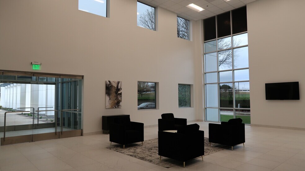 More Photos Of 4101 International Pky, Carrollton Office For Lease