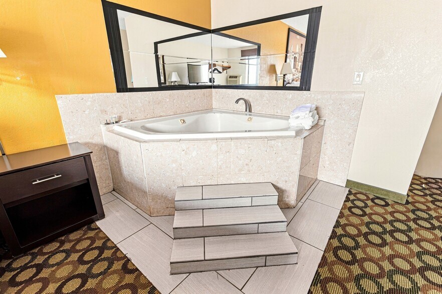 More Photos Of 251 Allegheny Blvd, Brookville Hotel For Sale