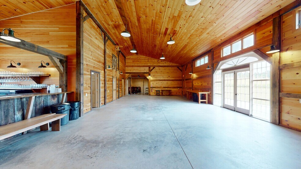 More Photos Of 284 Edgemont Rd, Moriah Hospitality For Sale