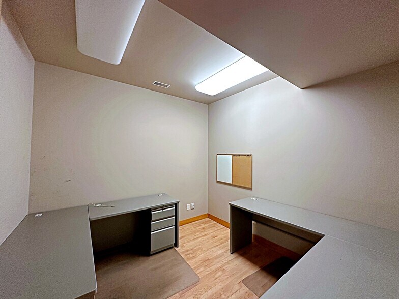 More Photos Of 380 Mackenzie Blvd, Fort McMurray Warehouse For Sale