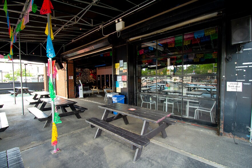 More Photos Of 740 5th Ave, Brooklyn Restaurant For Lease