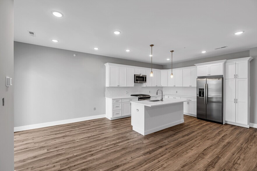 More Photos Of 33 Union Ave, Manasquan Apartments For Sale