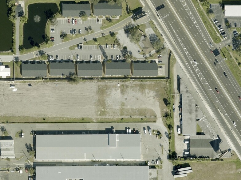 More Photos Of 10300 Us Highway 19 N, Pinellas Park Manufacturing For Lease