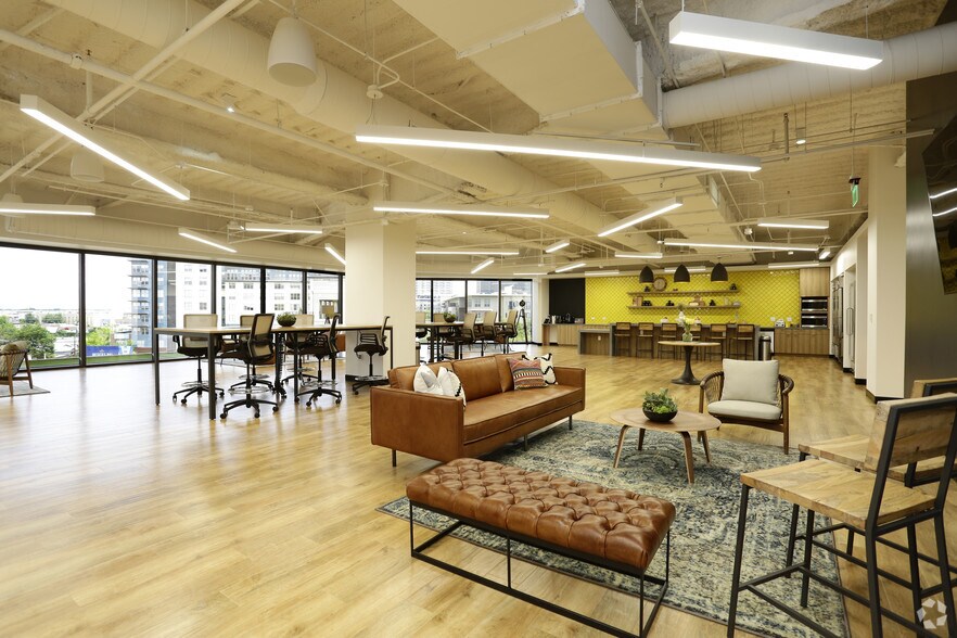 More Photos Of 3232 McKinney Ave, Dallas Office For Lease