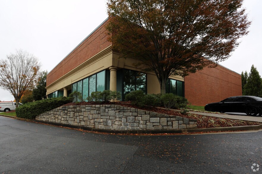 More Photos Of 5910 Shiloh Rd E, Alpharetta Light Distribution For Lease