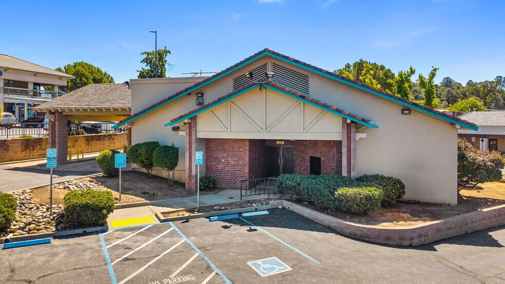 More Photos Of 3970 Missouri Flat Rd, Placerville Bank For Lease