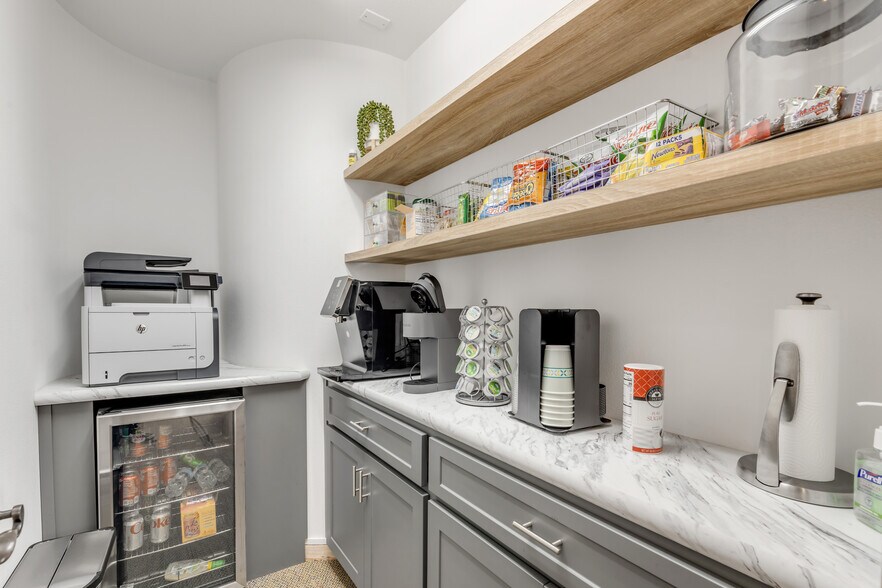 More Photos Of 100-104 Riverside Dr, New Smyrna Beach Office For Sale