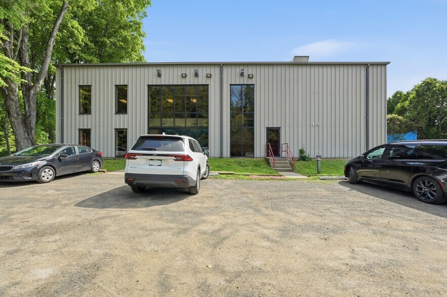 More Photos Of 665 Amherst Rd, Sunderland Research And Development For Sale