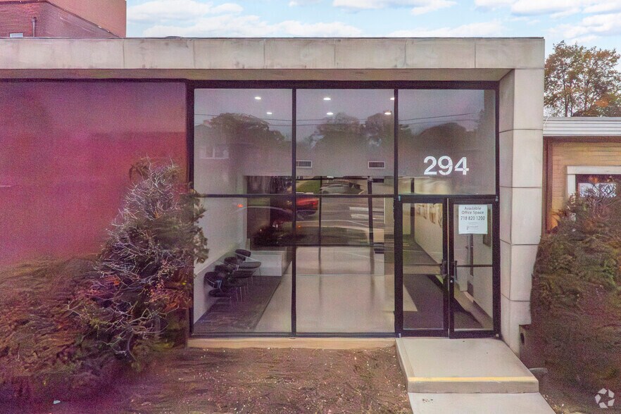 More Photos Of 294 W Merrick Rd, Freeport Medical For Lease