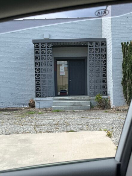 More Photos Of 1218 Ward St, High Point Manufacturing For Lease