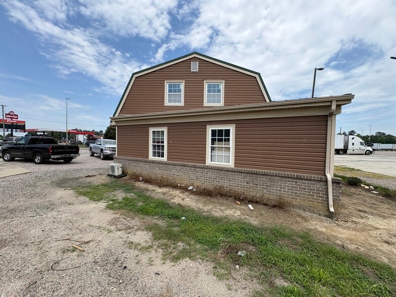 More Photos Of 4700 County Dr, Disputanta General Retail For Sale