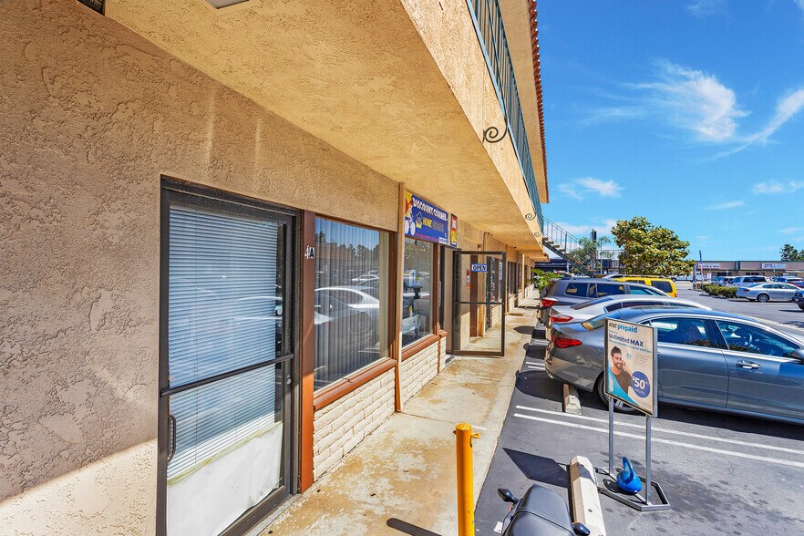 More Photos Of 17301 Beach Blvd, Huntington Beach Storefront Retail Office For Sale